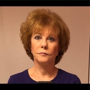 Meet your Posher, Maxine